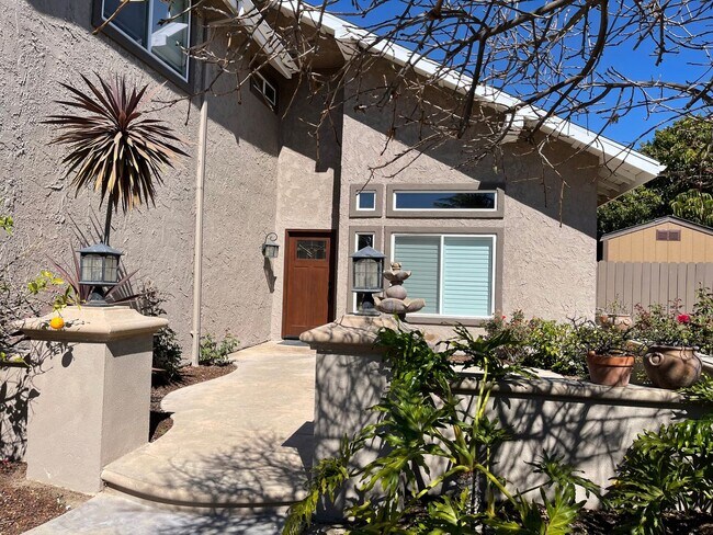 Building Photo - Rare opportunity spacious remodeled Camarillo Home on cul-de-sac