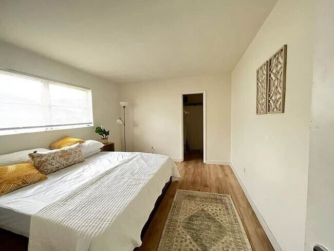 Foto del edificio - 1521 NE 51st St