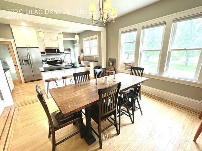 Building Photo - Cozy 4 Bed 2.5 Bath in Golden Valley--6 Mo...