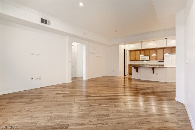 Building Photo - 26 E Serene Ave