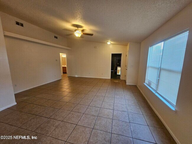 Foto del edificio - 7823 Mordecai Ct