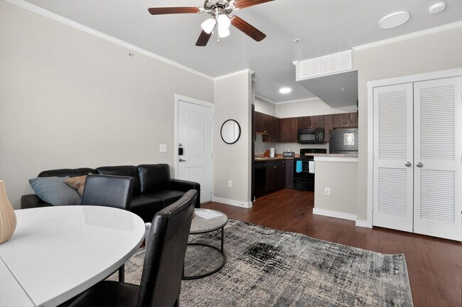 Foto del edificio - 1355 Ranch Pkwy