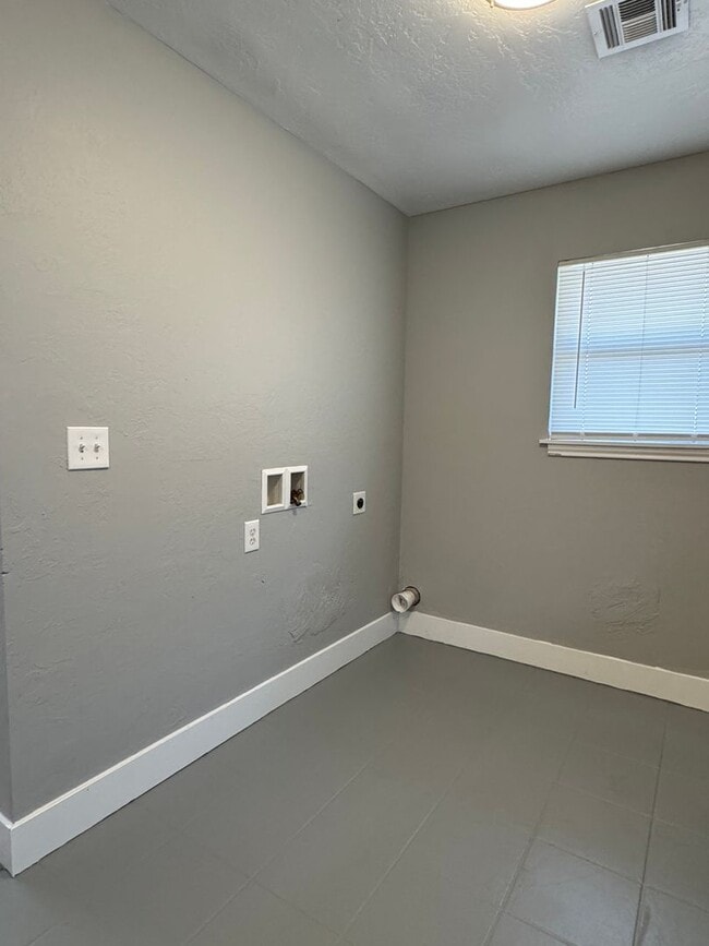 Foto del edificio - 1916 SW E Ave