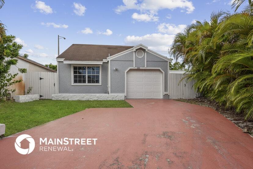 Foto principal - 8881 SW 21st St