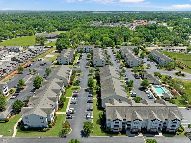 Building Photo - The Preserve at West View