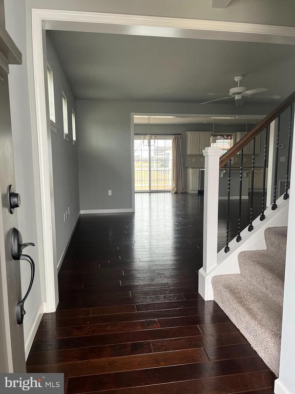 Foto del edificio - 102 Landover Ct