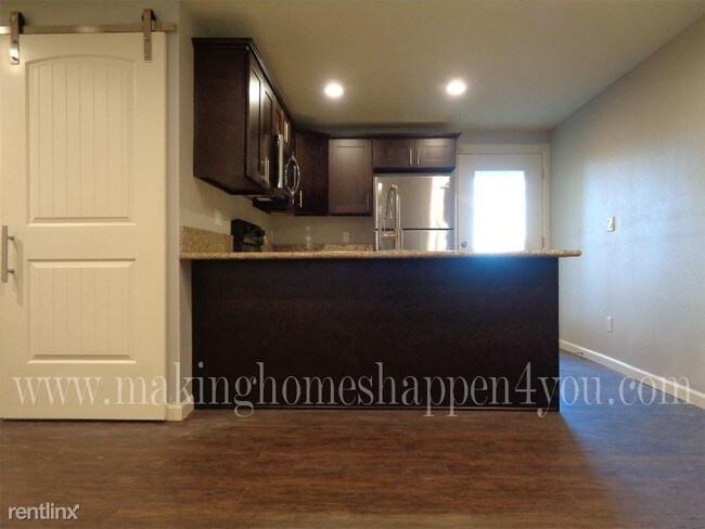 Building Photo - Studio, 1 bath Apartment - 396 View Dr NW