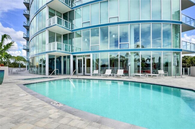 Building Photo - 3001 Bayshore Blvd