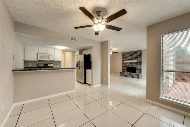 Building Photo - 2928 Antares Cir