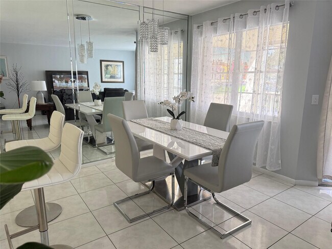 Foto del edificio - 12500 SW 5th Ct