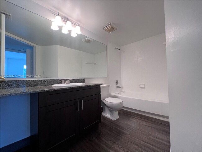 Foto del edificio - 10025 NW 46th St