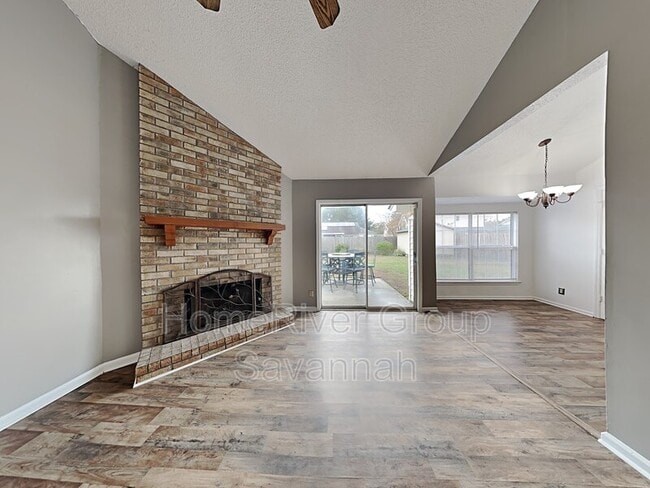 Building Photo - 15 Little River Dr