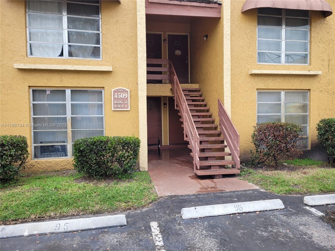 Primary Photo - 4509 Treehouse Ln