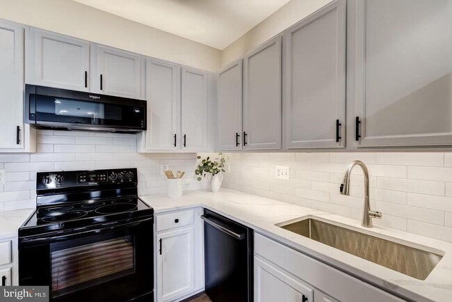 Foto del edificio - 44848 Tiverton Sq