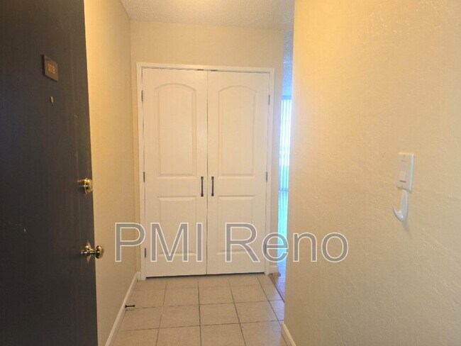Foto del edificio - 100 N Arlington Ave