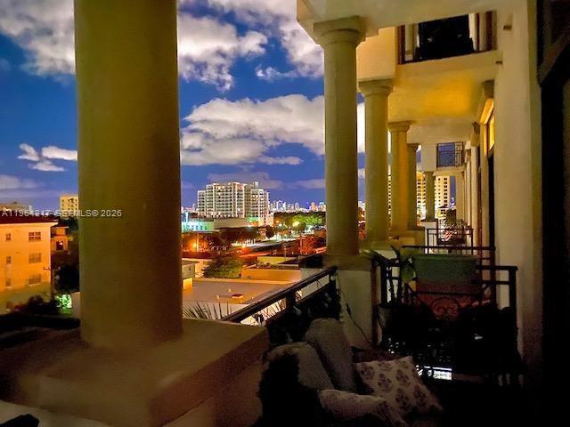 Foto del edificio - 1805 Ponce de Leon Blvd