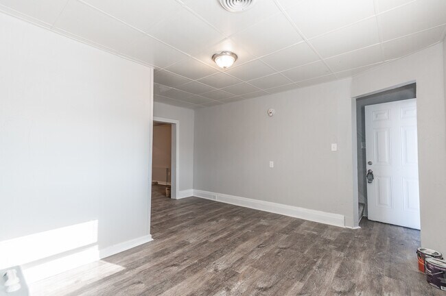 Main Entry Area - 113 John St