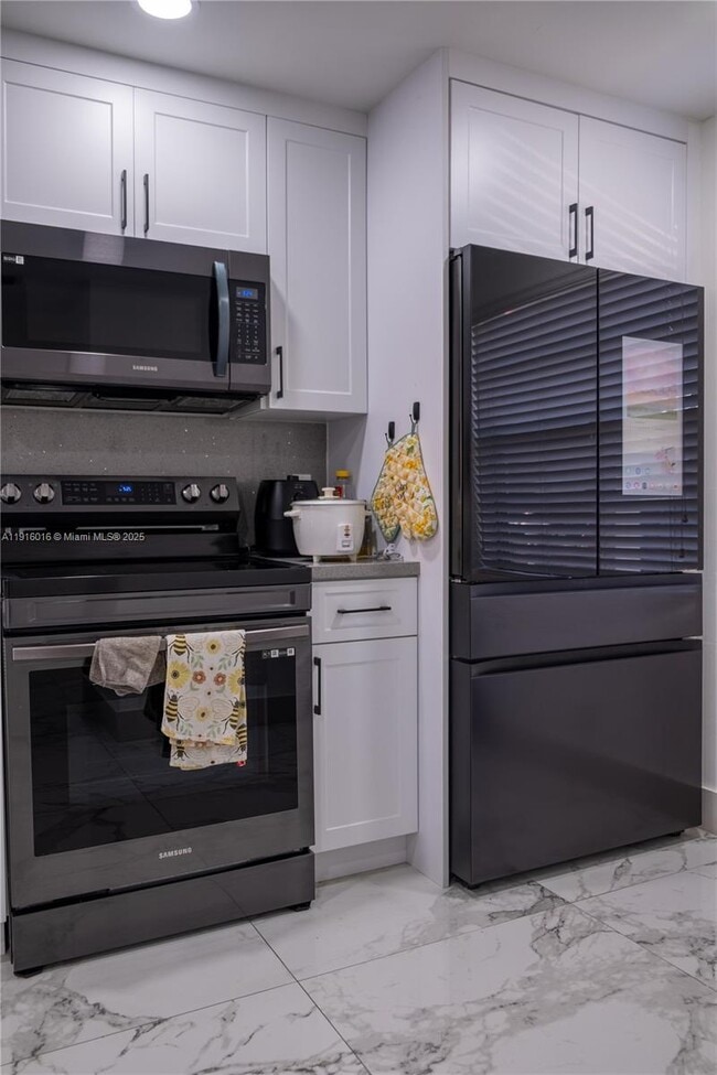 Foto del edificio - 6294 NW 170th Terrace