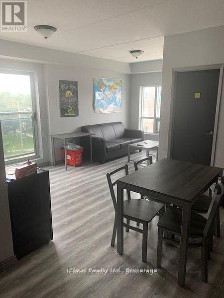 Building Photo - 275 Larch St