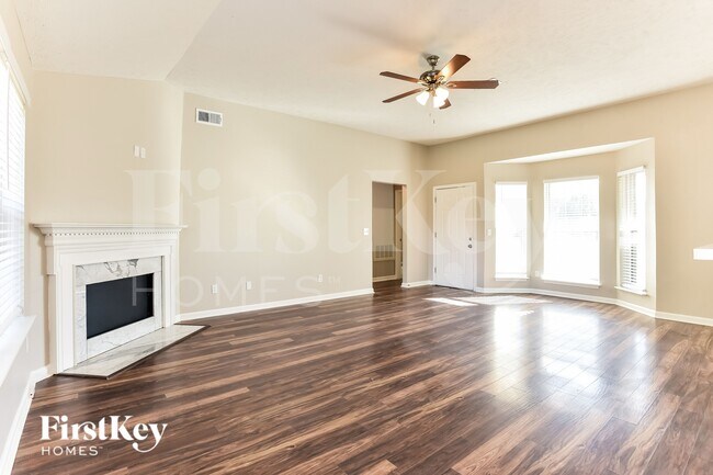 Foto del edificio - 892 Lavergne Ln