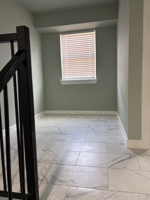 Building Photo - 161 S 10th St