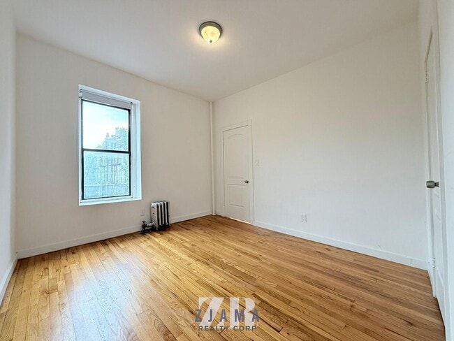 Photo - Degraw Street Townhome