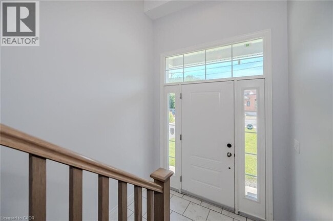 Building Photo - 10B LLOYD Street Unit# Upper