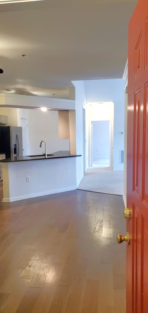 Foto del edificio - Welcome to this Luxury 2 bedroom, 2 bath c...