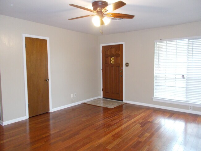 Building Photo - 703 E Germania St