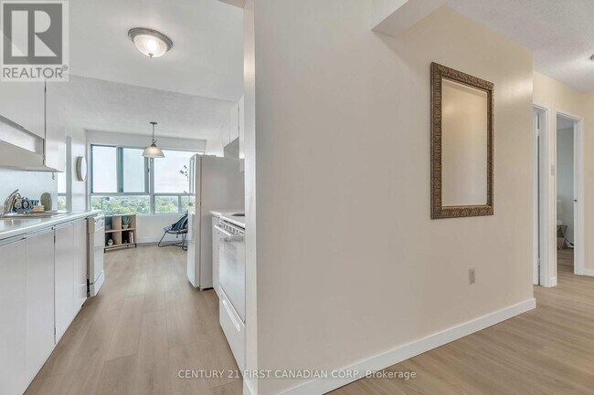 Photo du bâtiment - 600 Grenfell Dr