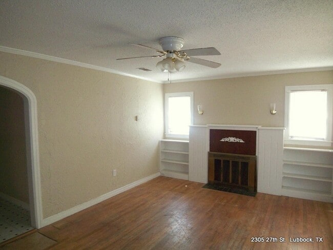 Building Photo - 2305 27th St