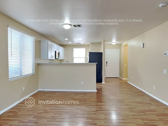 Building Photo - 1868 W Renaissance Ave