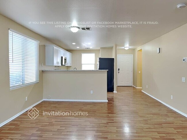 Foto del edificio - 1868 W Renaissance Ave