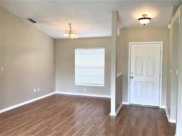 Foto del edificio - 11732 Crescent Pines Blvd