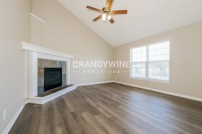 Building Photo - 809 Canter St