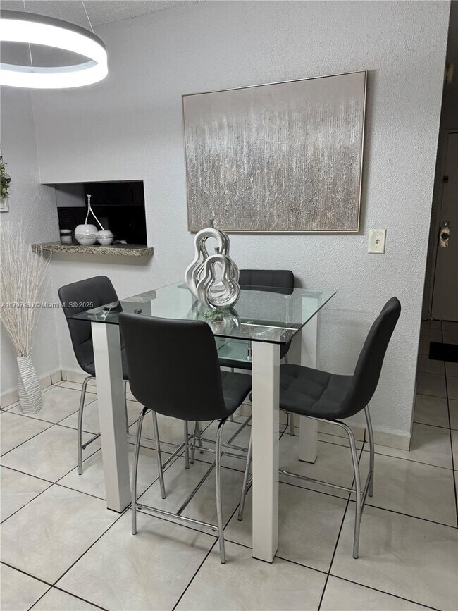 Foto del edificio - 1480 W 46th St