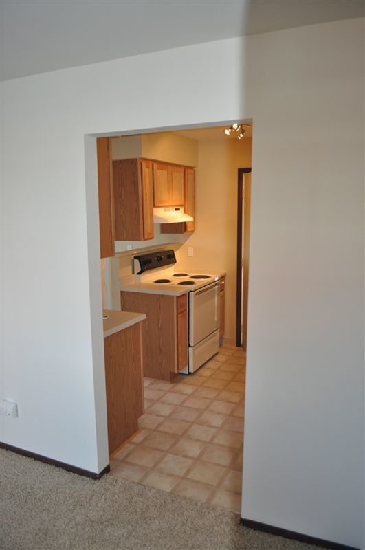 Building Photo - 2 br, 1.5 bath 4plex - Timbercreek Townhou...