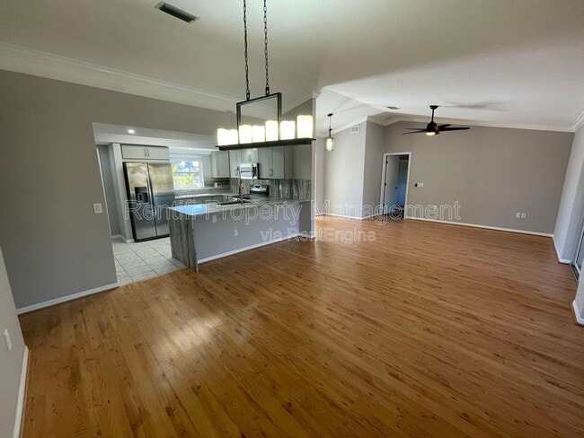 Building Photo - 25486 Avillas Ct