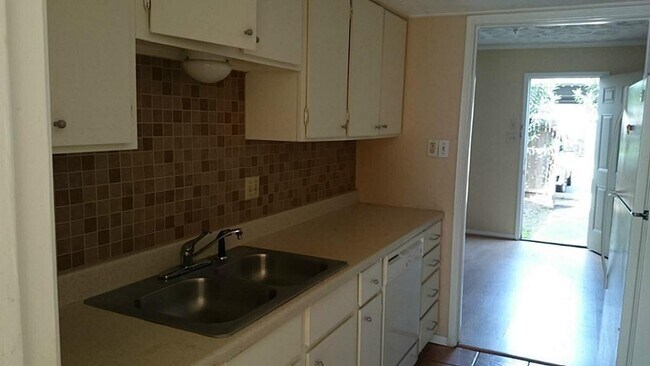 Foto del edificio - 9032 Wilcrest Dr