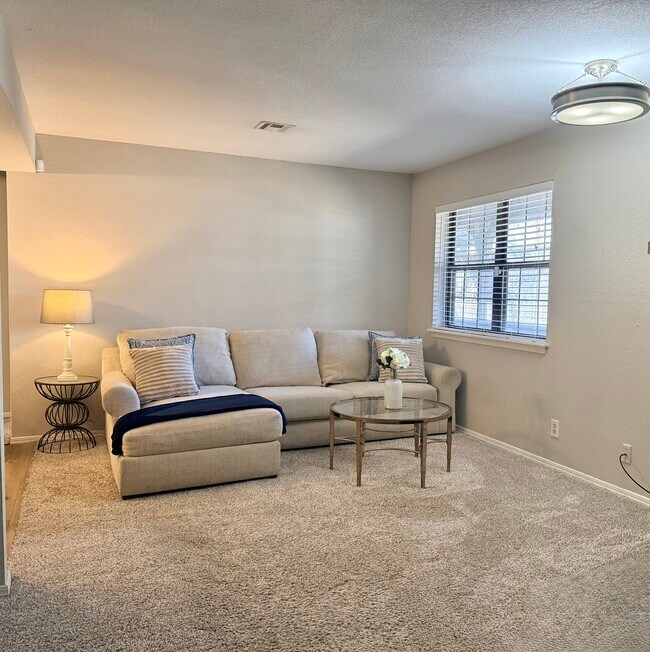 Foto del edificio - 9031 S Delaware Ave