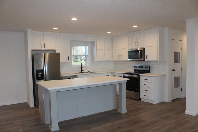 Foto del edificio - 3430 Sharon Ln