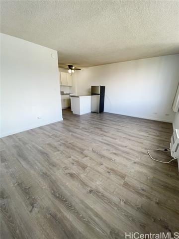 Foto del edificio - 1560 Kanunu St