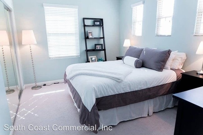 Building Photo - 6193 Blue Dawn Trl