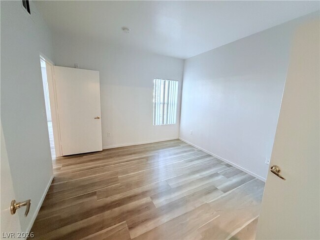 Building Photo - 7255 W Sunset Rd