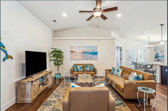 Foto del edificio - 6315 Redberry Dr