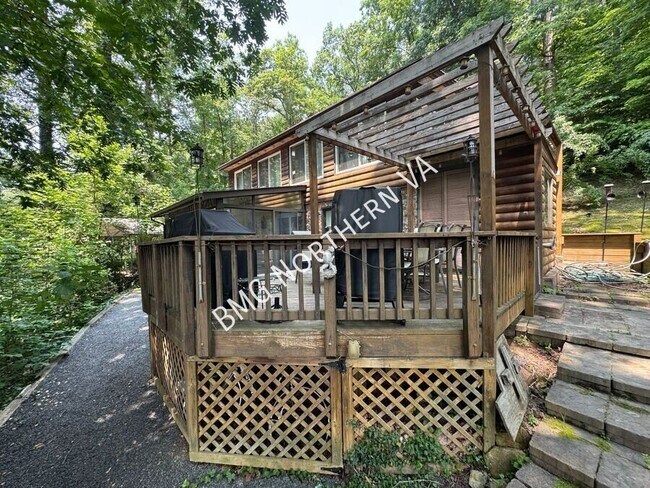 Building Photo - 8221 Barron St
