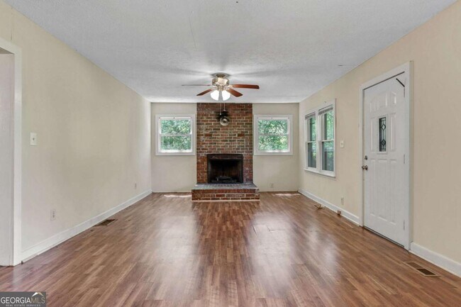 Foto del edificio - 3419 Clay Rd SW