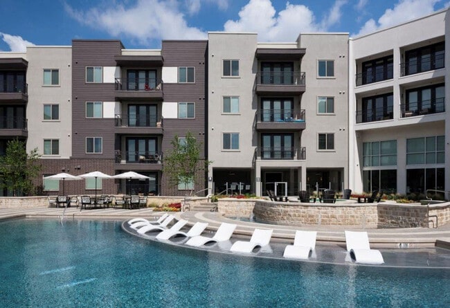 Building Photo - 680 Executive Dr