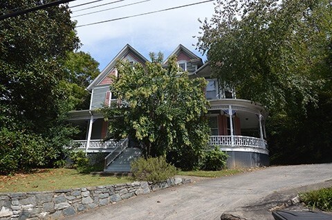Foto del edificio - 236 W End Blvd