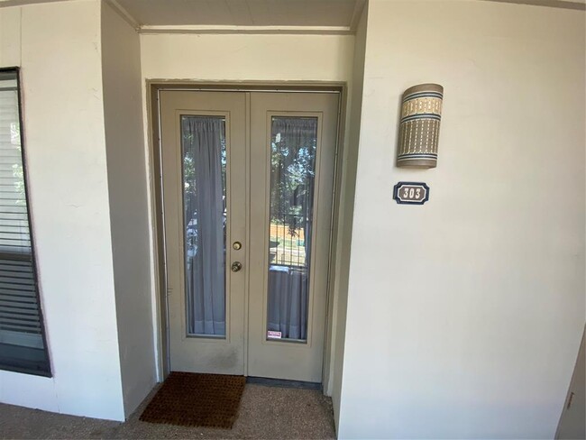Foto del edificio - 409 E 38th St